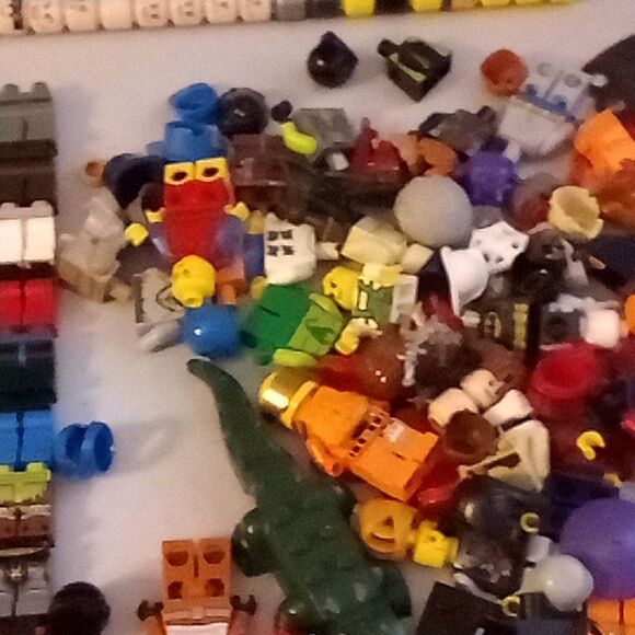 Lego Minifigure Parts Accessories Pieces Bulk Minifigures Mixed Lot WYSIWYG - Picture 5 of 8